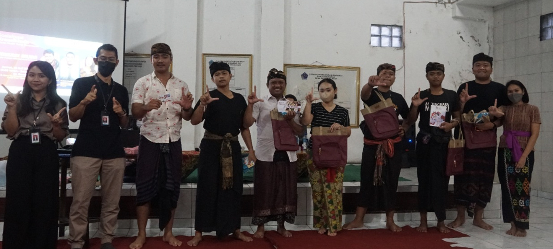 Bekerjasama dengan OJK, BPR Lestari Sosialisasikan Disiplin Menabung Sejak Dini pada Pemuda di Banjar Beraban